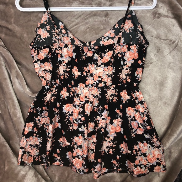 Cute Floral Blouse - Picture 4 of 4